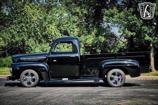 1951 Ford F2 