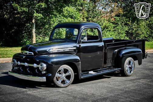 1951 Ford F2 