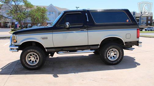 Black/Gray 1993 Ford Bronco
