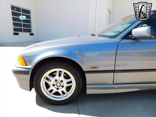 1999 BMW 323 323i