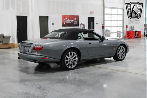 2004 Jaguar XKR Base