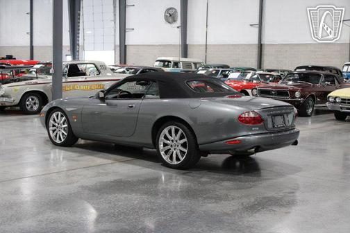 2004 Jaguar XKR Base