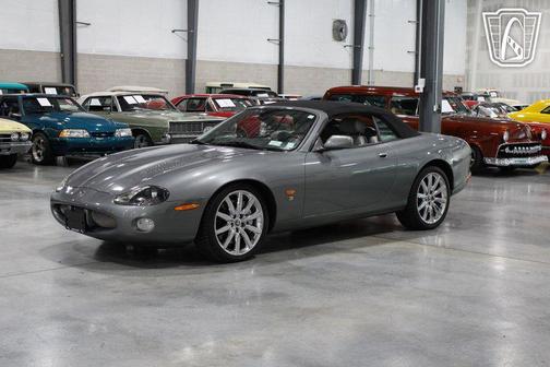 2004 Jaguar XKR Base