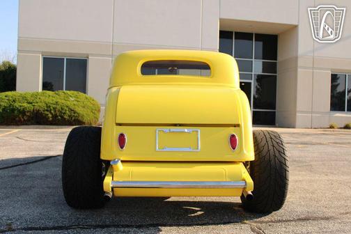 1932 Ford Custom Base