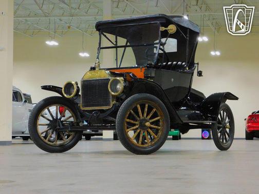 1914 Ford Model T 
