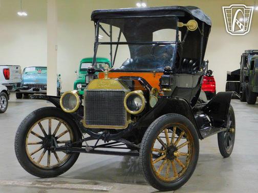 1914 Ford Model T 