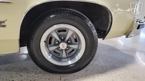 Cream 1976 Pontiac Grand Prix Base