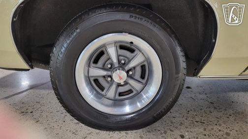 Cream 1976 Pontiac Grand Prix Base