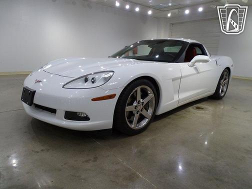 Arctic White 2005 Chevrolet Corvette Base