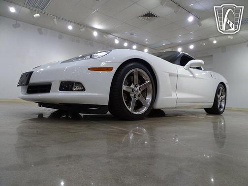 Arctic White 2005 Chevrolet Corvette Base