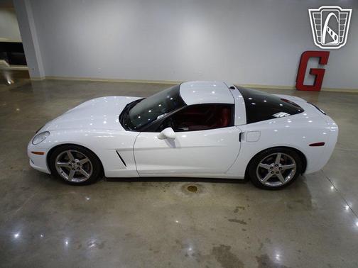 Arctic White 2005 Chevrolet Corvette Base