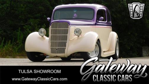 1935 Ford Tudor
