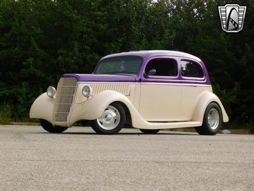 1935 Ford Tudor