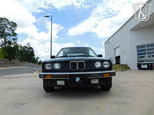 Black 1987 BMW 325 i