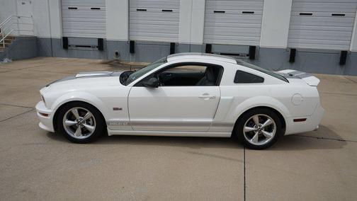 Performance White 2007 Ford Mustang Shelby GT