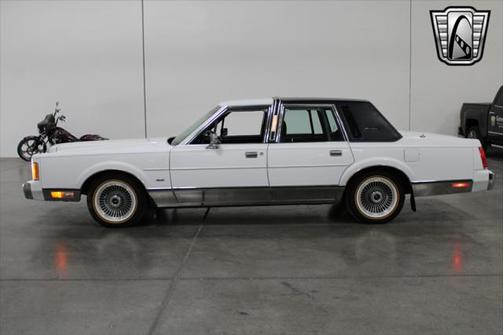 1989 Lincoln Town Car