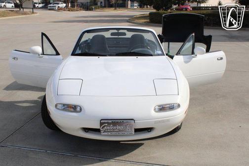 1990 Mazda MX-5 Miata 