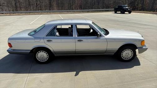 1990 Mercedes-Benz 300SE