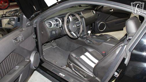 2010 Ford Shelby GT500 Base