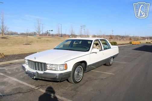 1995 Cadillac Fleetwood Standard