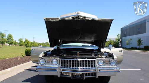 CHAMPAGNE/SILVER 1973 Cadillac DeVille Base