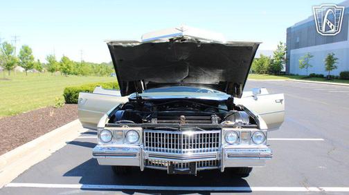 CHAMPAGNE/SILVER 1973 Cadillac DeVille Base