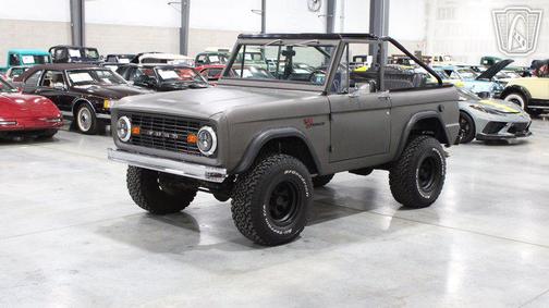 Gray 1976 Ford Bronco