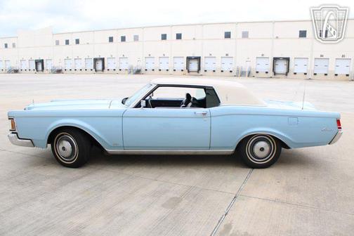 Light Blue 1970 Lincoln Mark III