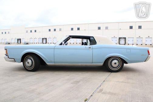 Light Blue 1970 Lincoln Mark III