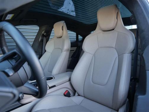 2020 Porsche Taycan Turbo