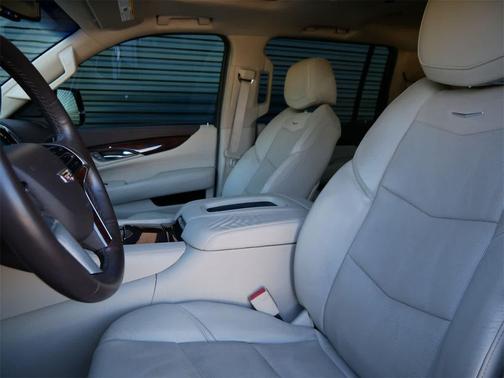 2016 Cadillac Escalade ESV Luxury