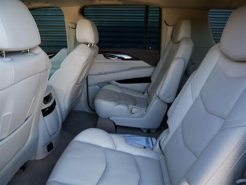 2016 Cadillac Escalade ESV Luxury