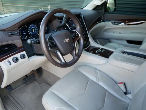 2016 Cadillac Escalade ESV Luxury