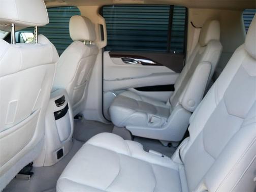 2016 Cadillac Escalade ESV Luxury