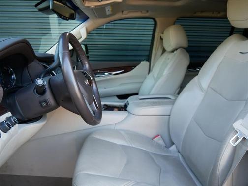 2016 Cadillac Escalade ESV Luxury