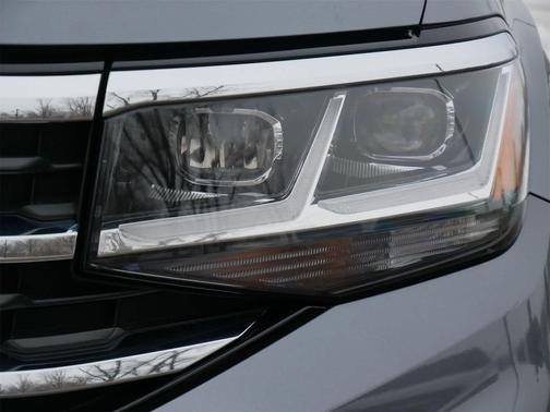 2022 Volkswagen Atlas 3.6L SEL Premium