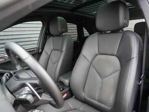 Blue 2022 Porsche Macan S