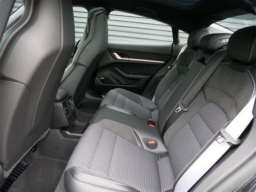 2025 Porsche Taycan 4S