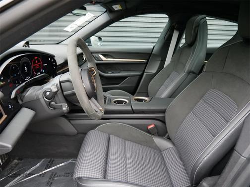 2025 Porsche Taycan 4S