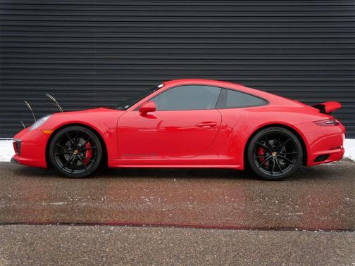 2018 Porsche 911 Carrera 4S