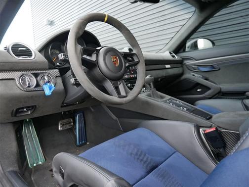 2023 Porsche 718 Cayman GT4 RS