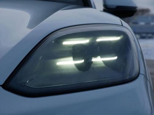 0Q/White 2026 Porsche Cayenne Cayenne