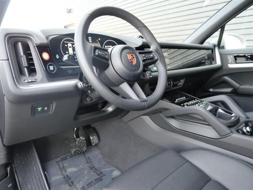 2026 Porsche Cayenne Cayenne E-Hybrid