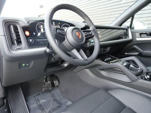 Chalk 2026 Porsche Cayenne Cayenne E-Hybrid