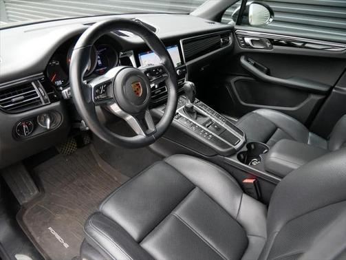2021 Porsche Macan Base