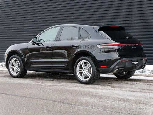 2025 Porsche Macan AWD