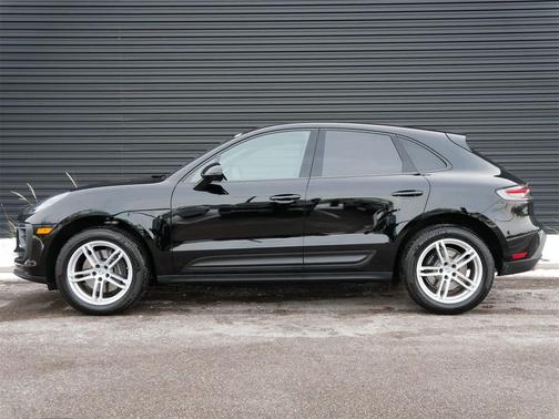 2025 Porsche Macan AWD