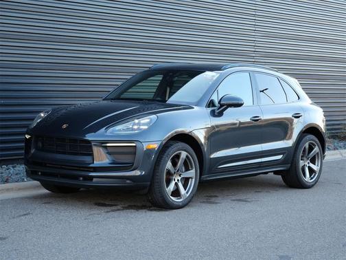 2022 Porsche Macan AWD
