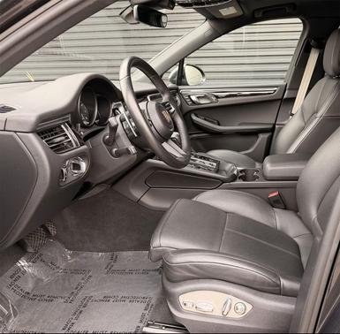 2022 Porsche Macan AWD