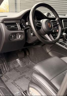 2022 Porsche Macan AWD